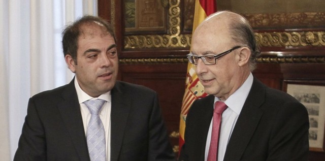 Montoro recula: negocia con ATA que los autónomos sí puedan aplazar el IVA