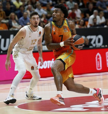 El Valencia pierde sobre la bocina ante el Asvel y paga su falta de control
