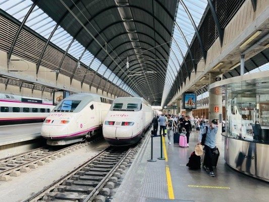 Los sindicatos CCOO, UGT y Semaf convocan huelga en el Grupo Renfe