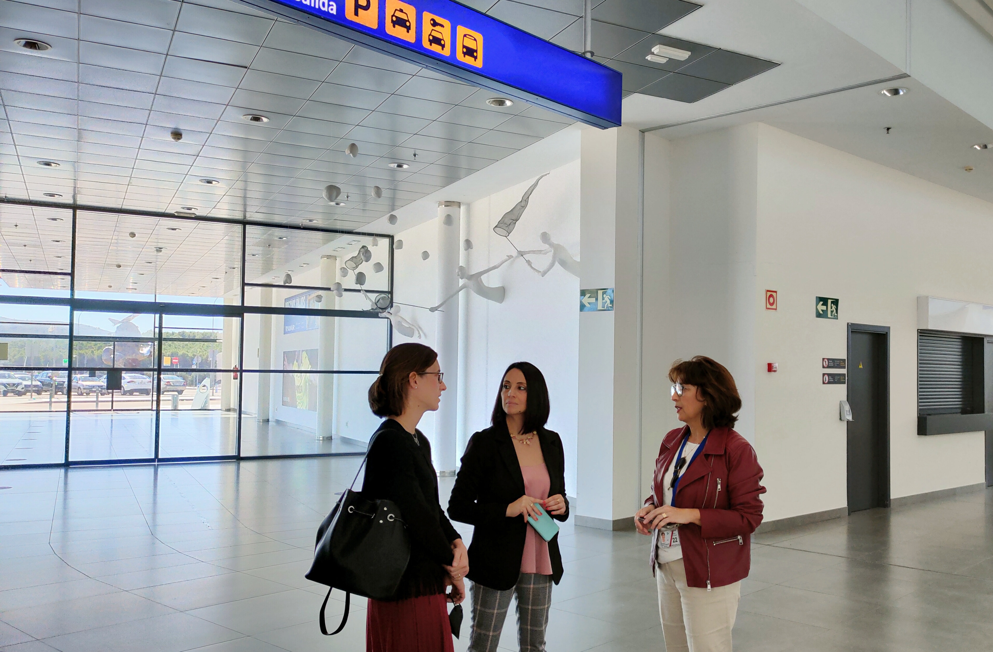 Un bus lanzadera conectará a partir de noviembre el aeropuerto con el Corredor Mediterráneo