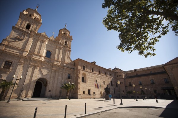 La UCAM: 25 años de servicio 
