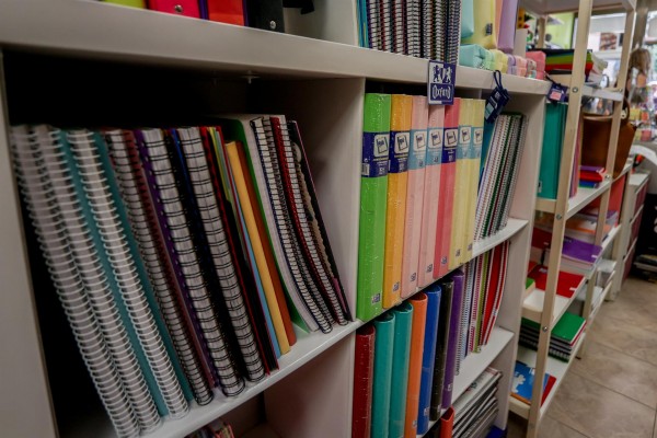 FAMPA-València exige a Educación que impida el cobro en algunos IES de sobres de matrícula 