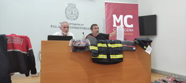 MC pide la suspensión del jefe de Bomberos por presunta irregularidades en la compra de material y éste denunciará en los Juzgados las acusaciones

