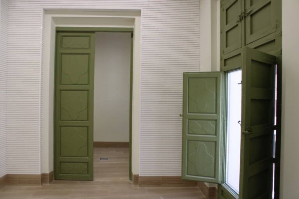 La biblioteca de la Casa Rovira (Xixona), en proceso de amueblar; se inaugurará a principios de 2023