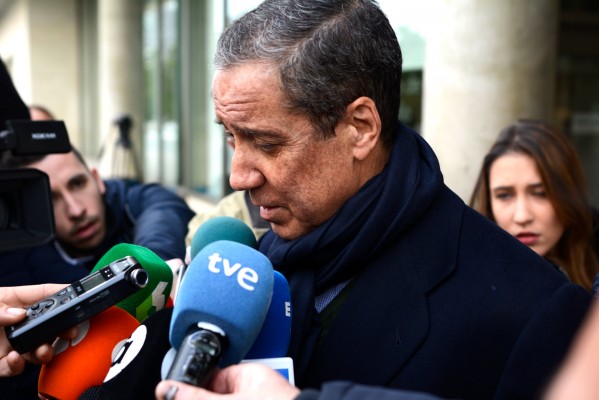 Zaplana vuelve a la primera línea