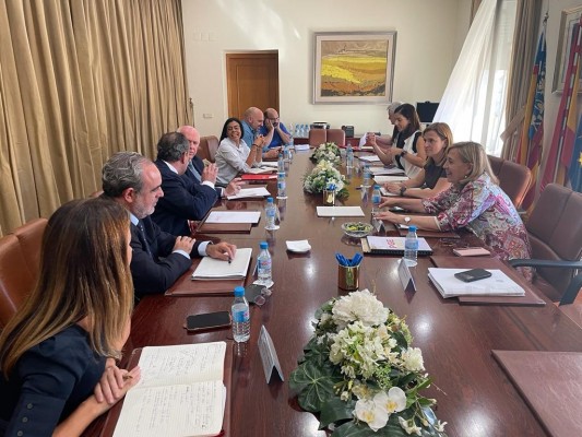 Los empresarios alicantinos mantienen su plan de acción tras reunirse con Bernabé por los PGE