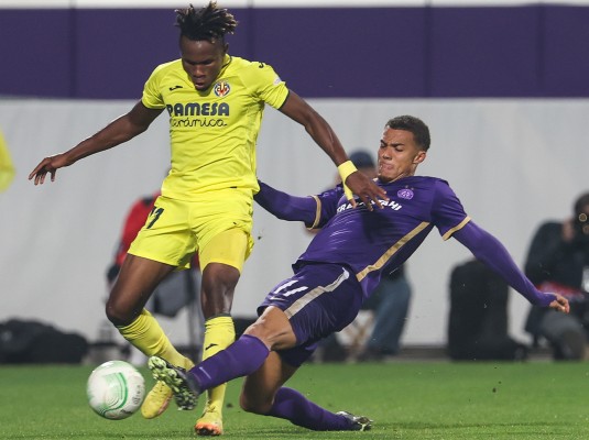 Jackson certifica el pase de un Villarreal poco brillante en Austria 