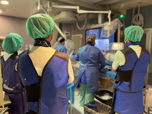 El Hospital de Torrevieja introduce una técnica para reducir el riesgo de volver a sufrir un ictus