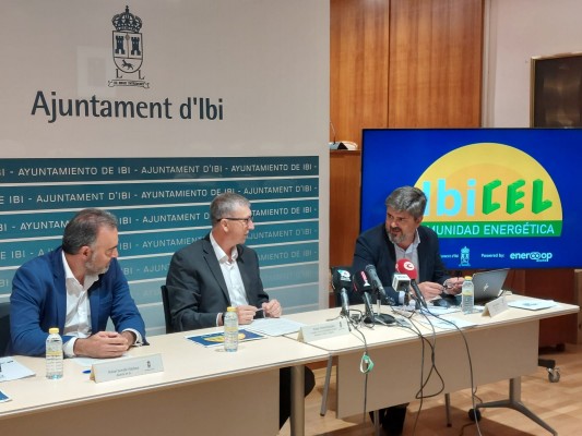 El Ayuntamiento de Ibi presenta su proyecto de
 comunidad energética, Ibicel