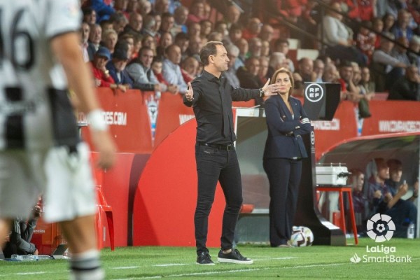 Etxeberria rechaza hablar del penalti señalado al Levante 