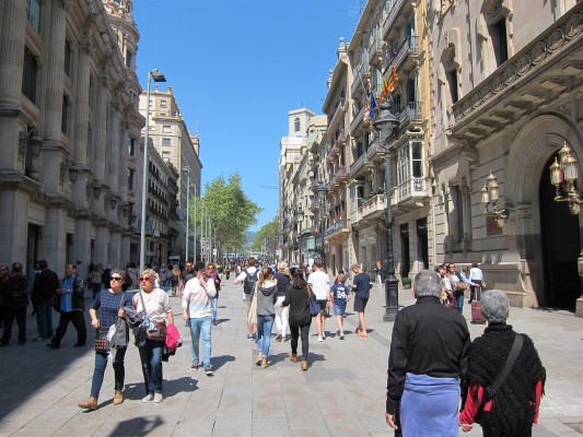 La población de España alcanzará los 52,9 millones de habitantes en 2072 por la migración