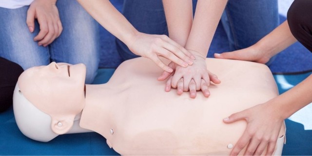 HLA Vistahermosa organiza talleres de RCP gratuitos en el evento 'En familia salvando vidas'