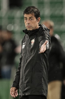 Las dos semanas que tiene reglamentariamente el Elche para contratar a un entrenador se acaban