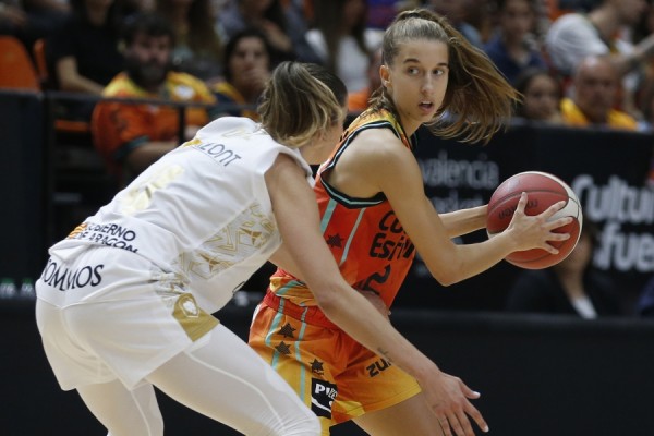 Primera victoria del Valencia Basket en LF Endesa ante Casademont Zaragoza