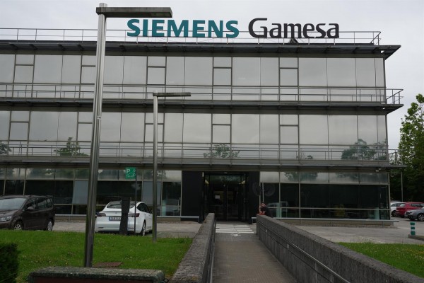 Siemens Gamesa y sindicatos abordarán este jueves el recorte de empleos previsto en España