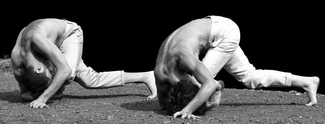 La dansa contemporània il·lumina el Paranimf amb 'Ina', de Paloma Hurtado i Daniel Morales