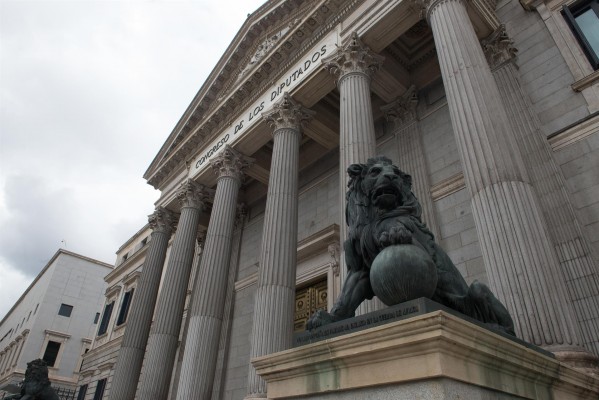 El Congreso crea la Agencia de Supervisión de IA, que podrá inspeccionar y sancionar
