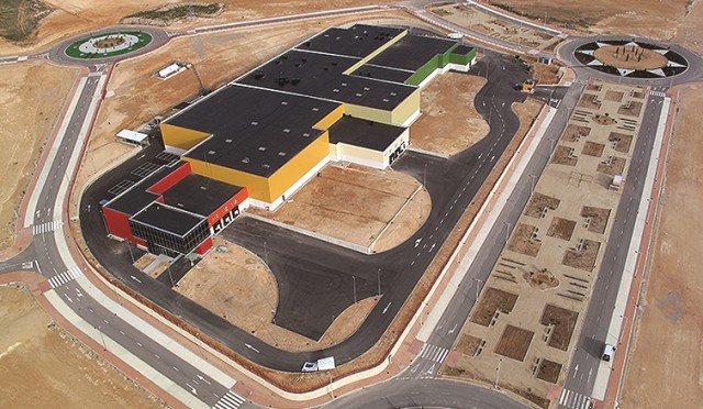 Caudete lanza otra fase de su parque empresarial mientras el puerto seco del Vinalopó sigue en 'stand by' 