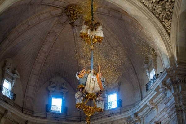 El Ayuntamiento de Elche sortea 10 
entradas dobles para cada día de las 
representaciones del Misteri d’Elx 
