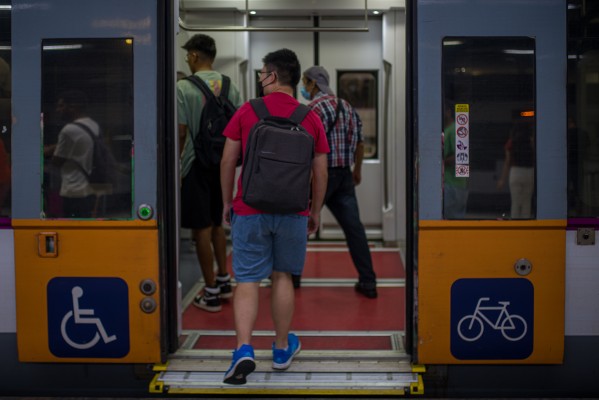 Renfe encarga a CAF 28 trenes de media distancia por 290 millones  de euros