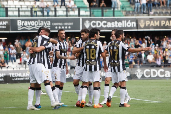 El Castellón encuentra el equilibrio perfecto: marca más goles que nadie y concede poco atrás