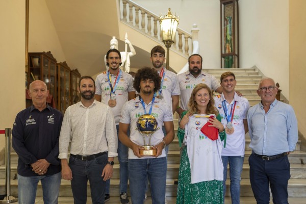 Marco felicita a cuatro palistas del RCN de Castellón por sus éxitos en el mundial
