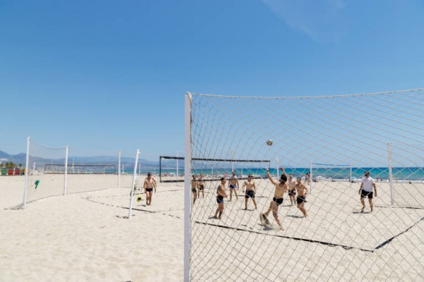 Alicante destinará 1,2 millones para renovar juegos infantiles y zonas deportivas en las playas