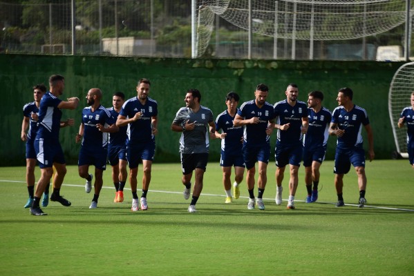 El Efesé viaja a Tenerife con Datkovic y Jairo, quien se probará antes del partido