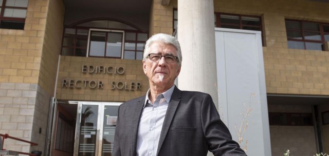 Juan José Vera toma posesión de su cargo como Defensor Universitario de la UMU 