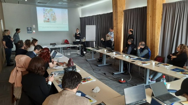 Aiju trabaja en vídeos 3D para mejorar habilidades de rescate de personas con movilidad reducida