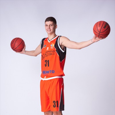 Valencia Basket ficha para su filial a un prometedor pívot refugiado ucraniano
