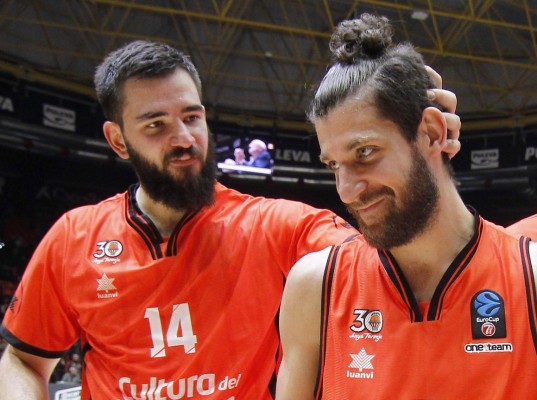 Diot rescata Valencia y le lleva a una intrascendente victoria
