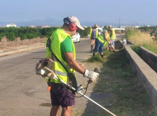 Vila-real licita por 63.355 euros un servicio permanente de limpieza y desbroce de vías y solares