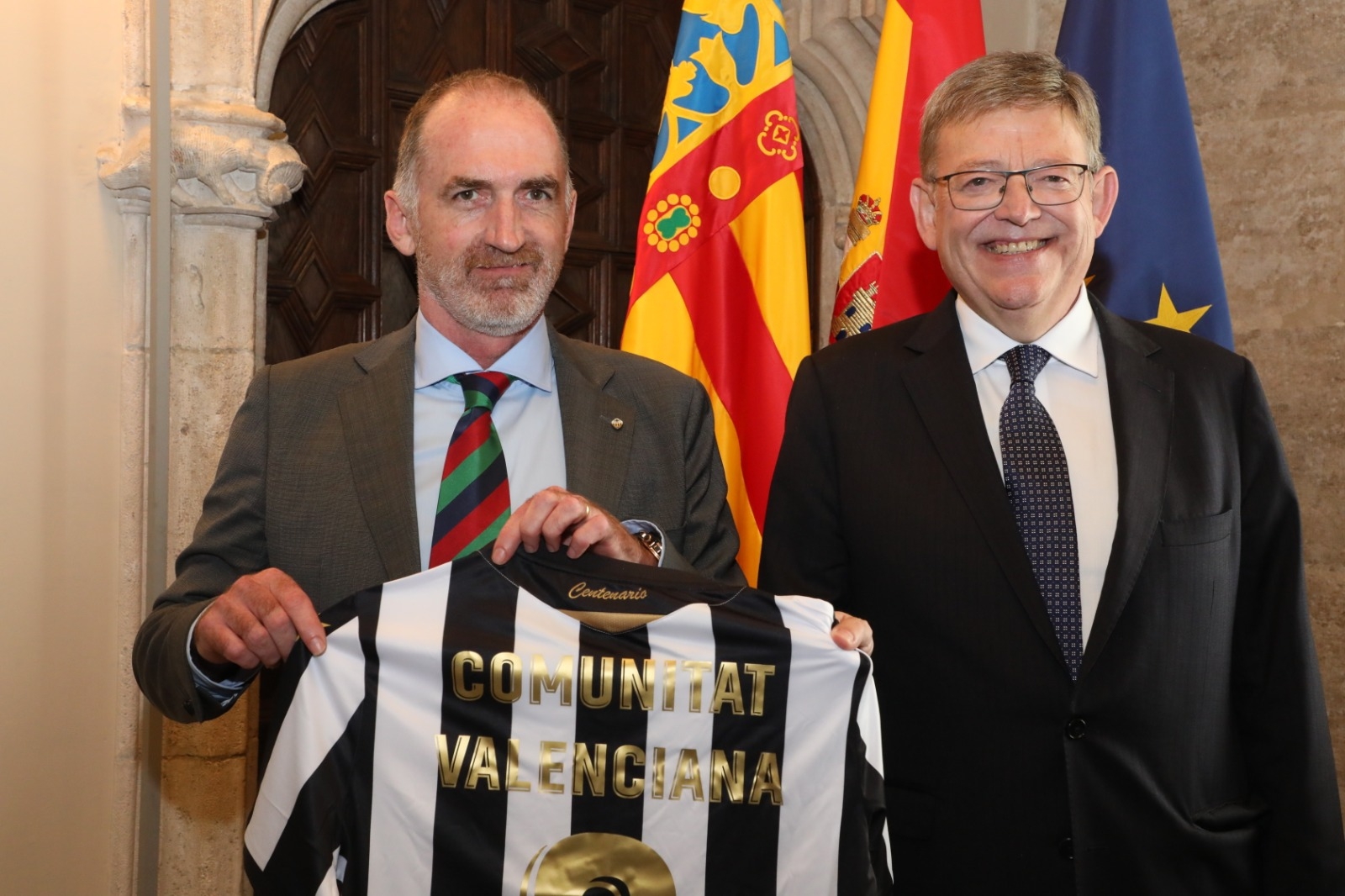 Castellón, Elche y Hércules son reconocidos con la Distinción de la Generalitat por su Centenario 