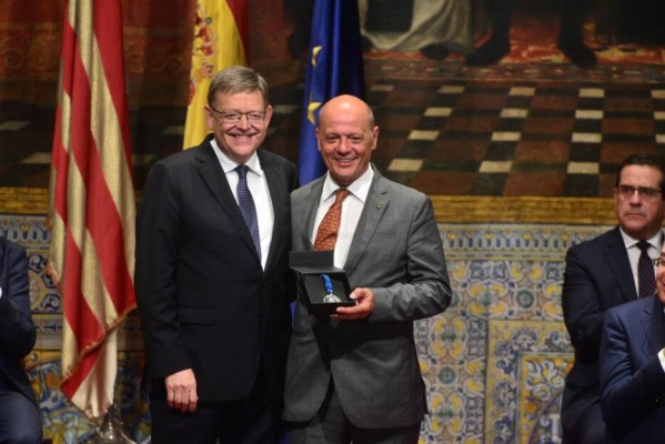 Elche, Castellón y Hércules son reconocidos con la Distinción de la Generalitat por su Centenario 