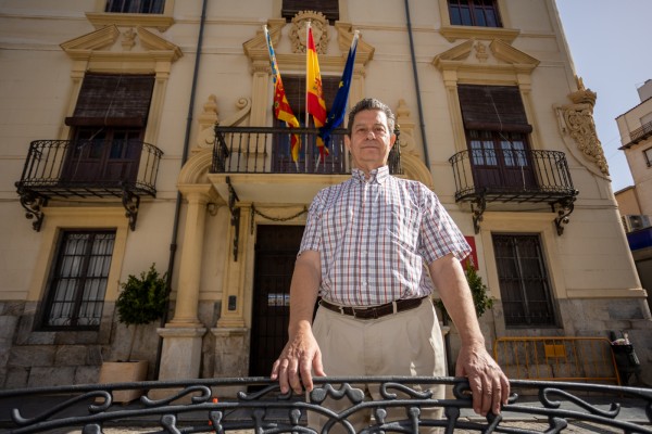 València y Orihuela eran las capitales del Reino, y hay un desconocimiento entre ambas