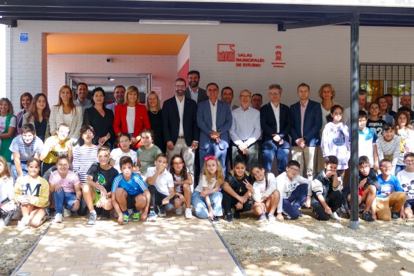 El Raal estrena su nueva sala de estudio 24 horas totalmente remodelada
