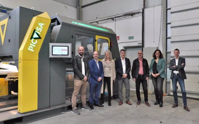 Últimas pruebas del robot separador de plásticos ligeros que se instalará en la planta de Picassent