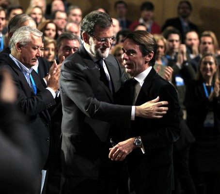El dilema Aznar-Rajoy y el estancamiento de Vox