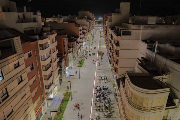 El Paseo Doctor Alemany de Cullera estrena
remodelación y recupera su esencia 
