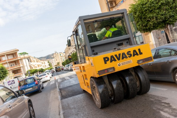L'Alfàs habilita badenes reductores de velocidad en los pasos de peatones de la avenida del País Valencià