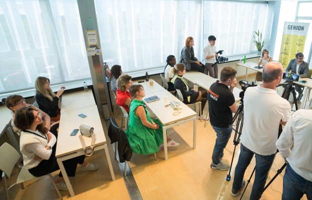 Las emprendedoras de The Break visitan Inescop, el Museo del Calzado y Studio Ilana en Elda 