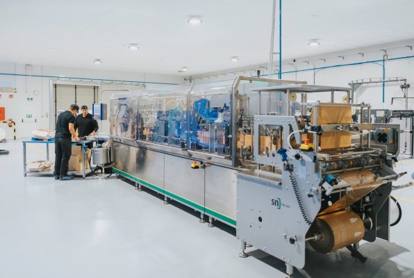 Flexomed se prepara para el 'boom' del plástico: 5 millones para estrenar maquinaria e instalaciones