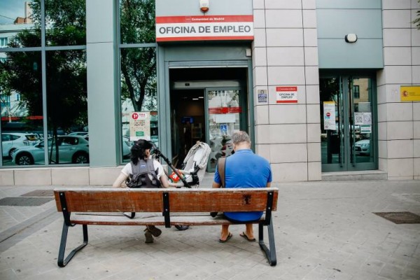 Pensiones, paro e intereses de la deuda 'se comen' más de 5 de cada 10 euros de gasto de los PGE