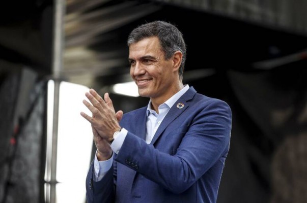 Sánchez y sus ministros se aplican una subida salarial del 4%, más que diputados y funcionarios