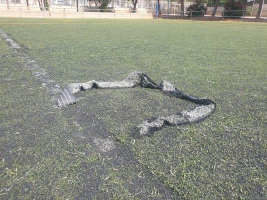 Castelló invierte 480.000 euros en la sustitución del césped artificial del campo de fútbol de Gran Vía

