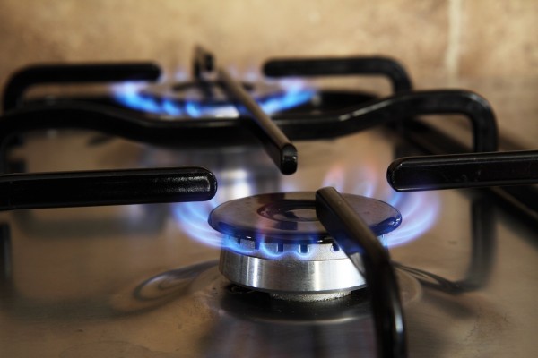 La OCU recomienda contratar la tarifa TUR a los consumidores de gas natural 