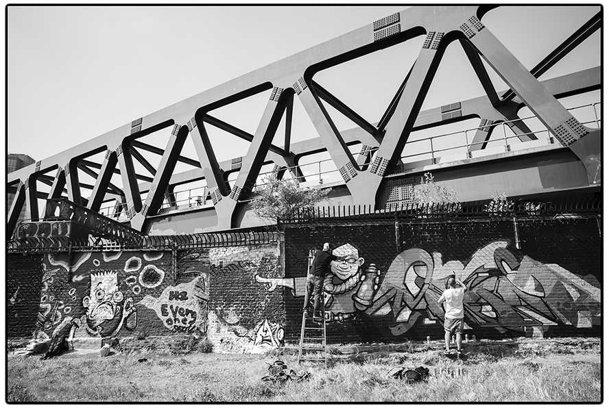 Denis Ponté: de las series “Nomadic Community Garden” (2018) y “Left for Dead” (1994), fotografía, en Londres y Nueva York. - 