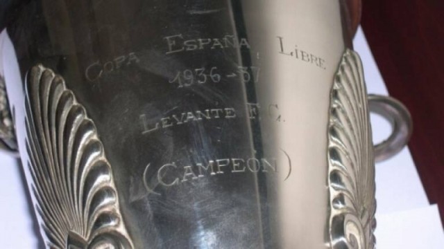 El Senado no reconoce al Levante la Copa de España del 37