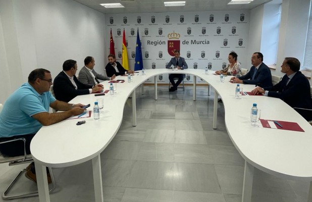 Turismo tranquiliza a los hoteleros que trabajan con el Imserso y ofrece fondos autonómicos para asegurar la continuidad de los viajes